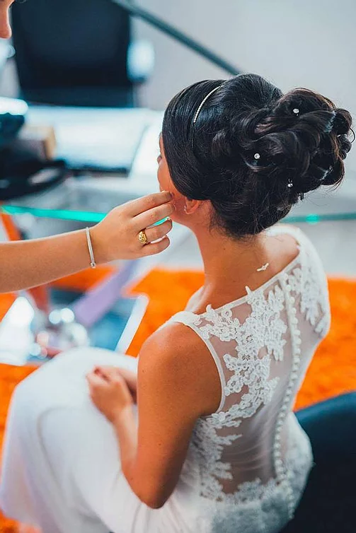 Laissez vous guider par Marlène Nuance coiffure à Quimper pour le choix de votre coiffure de mariage ! Prenez rendez-vous !