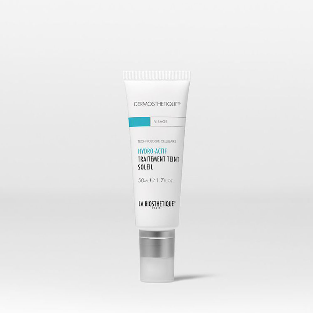 Emulsion hydratante teintée innovante pour un teint zéro défaut.